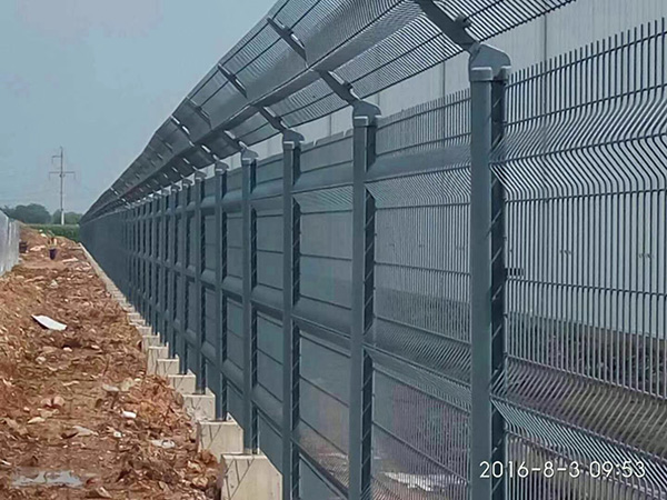 機場防護欄的重要性