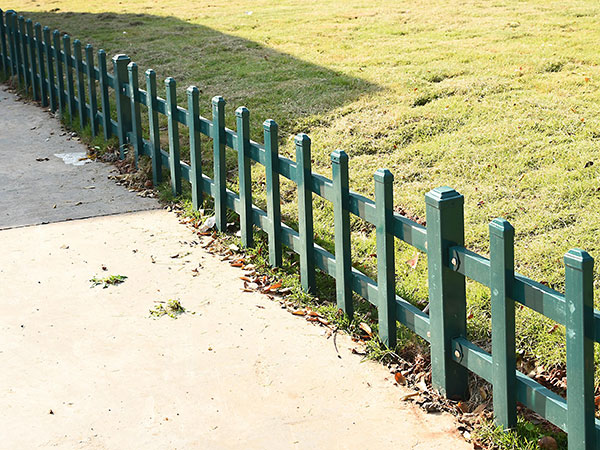 草坪護欄的優勢及用途